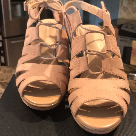 Women’s Naturalizer Sandal Heels - Picture 1 of 3